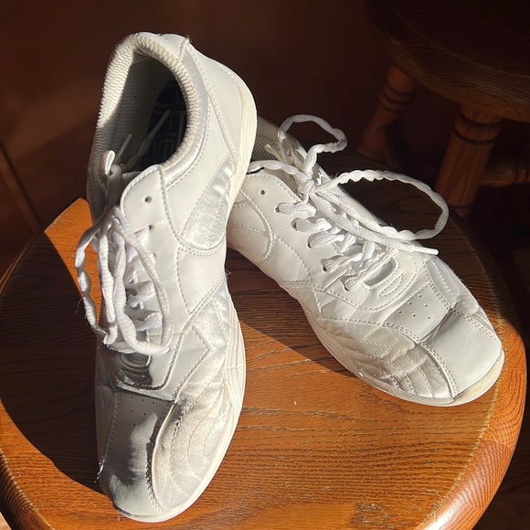 Varsity Shoes White Varsity Flex Cheer Shoes Poshmark
